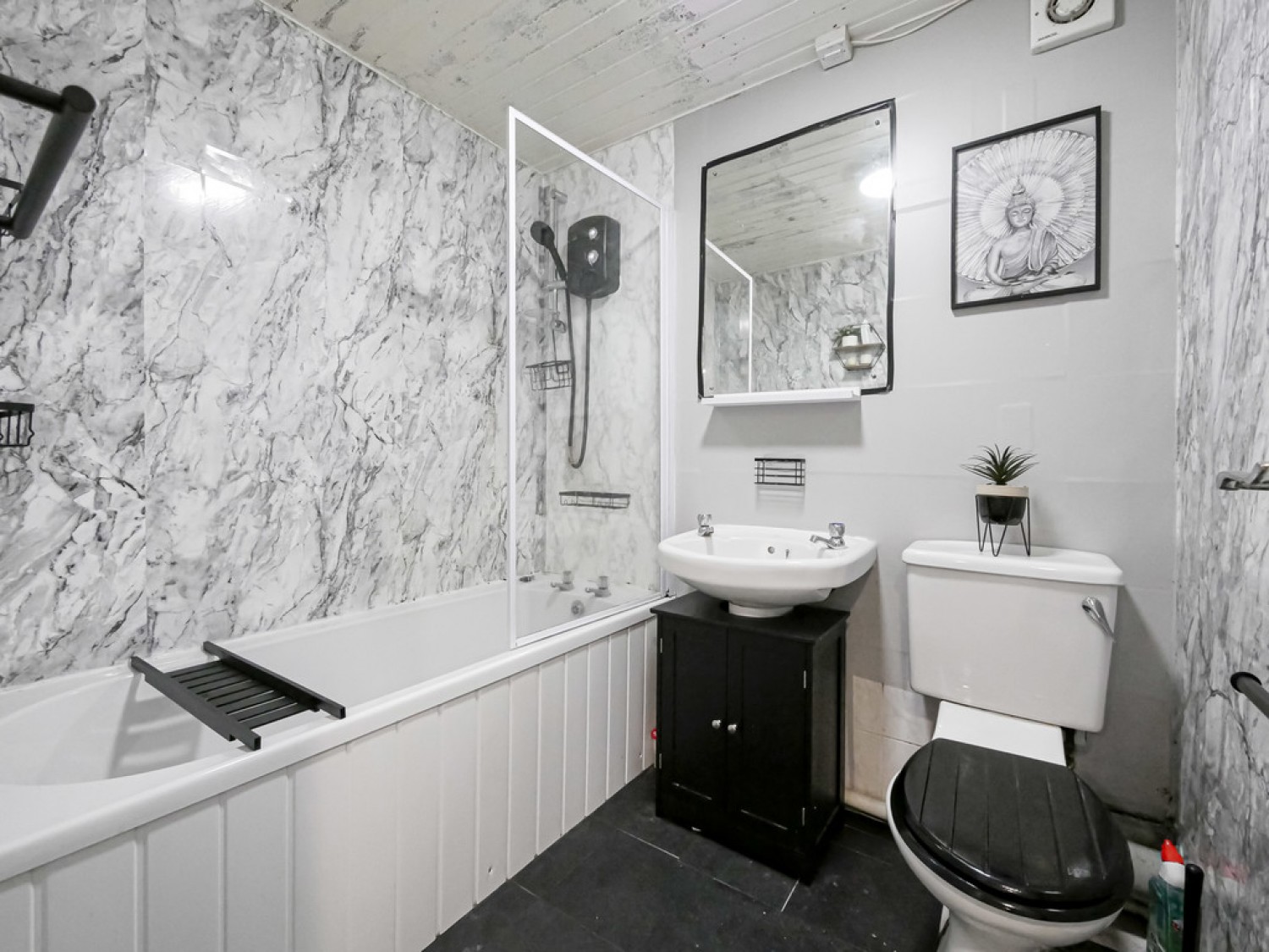 60 Dykehead Place Dundee DD4 6TL