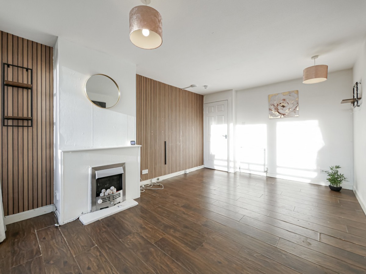 60 Dykehead Place Dundee DD4 6TL