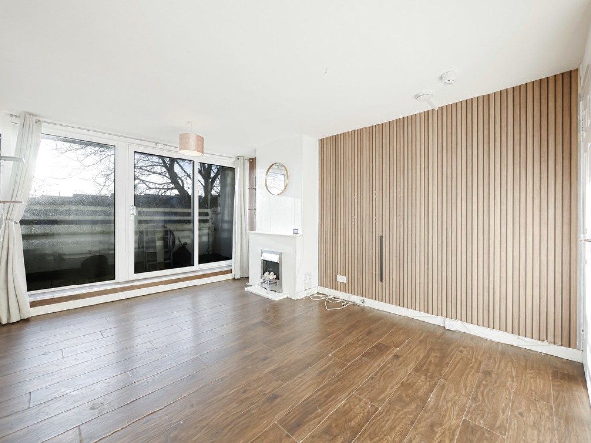 60 Dykehead Place Dundee DD4 6TL