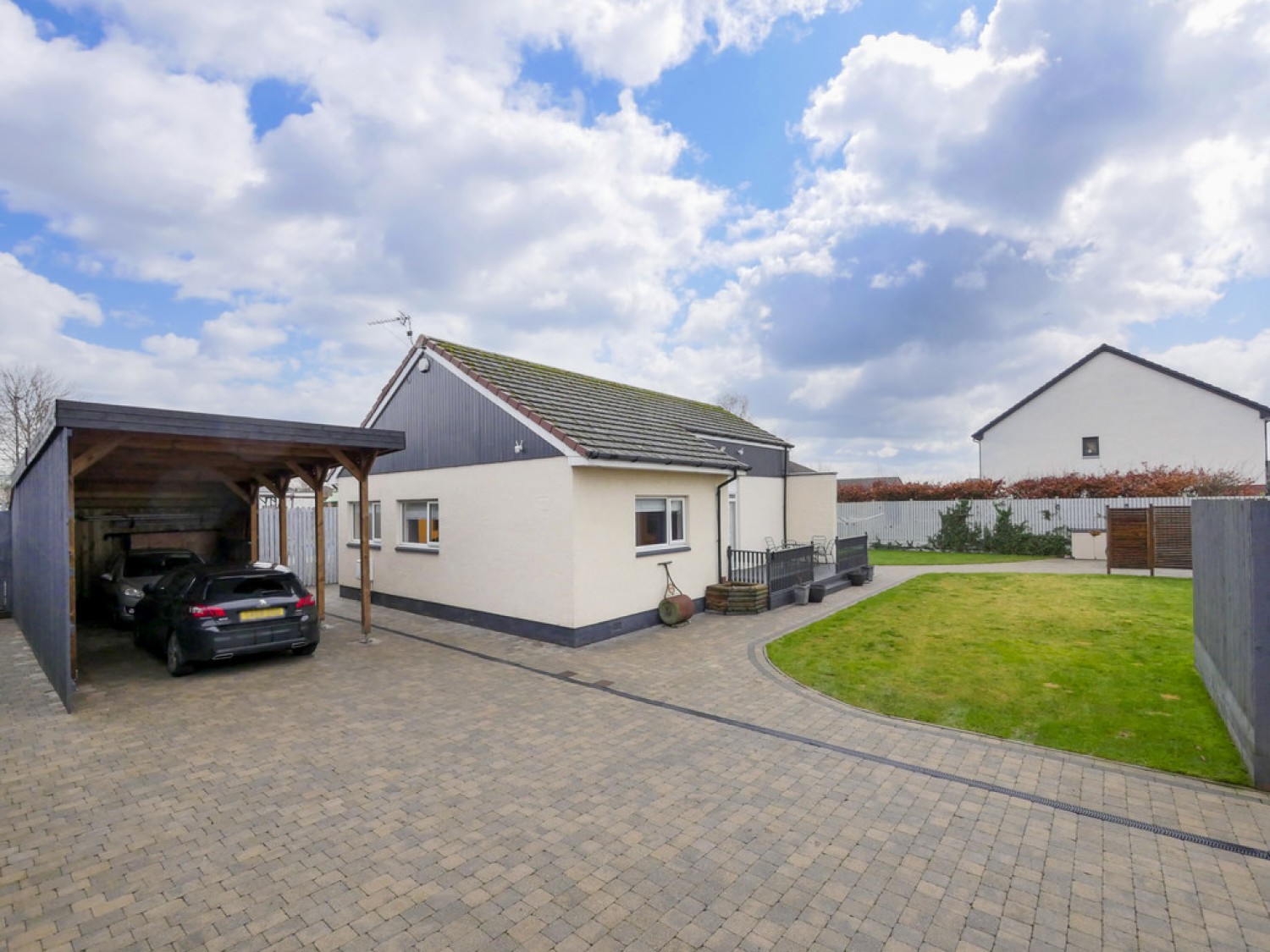 3 bedroom House for Sale 51 Longhaugh Road, Dundee, DD4 9NG