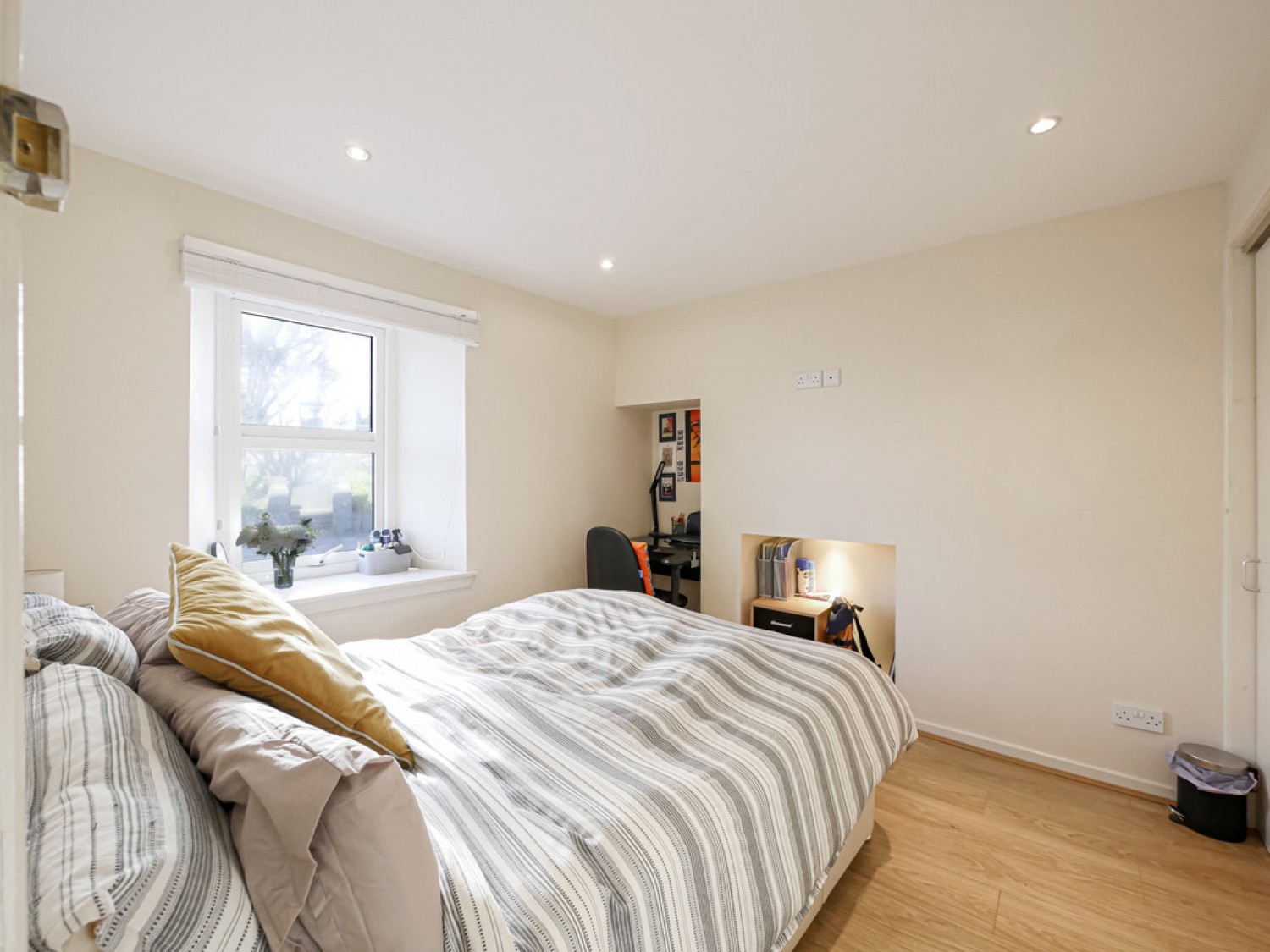 2 bedroom Flat for Sale 338 Perth Road Dundee DD2 1EQ