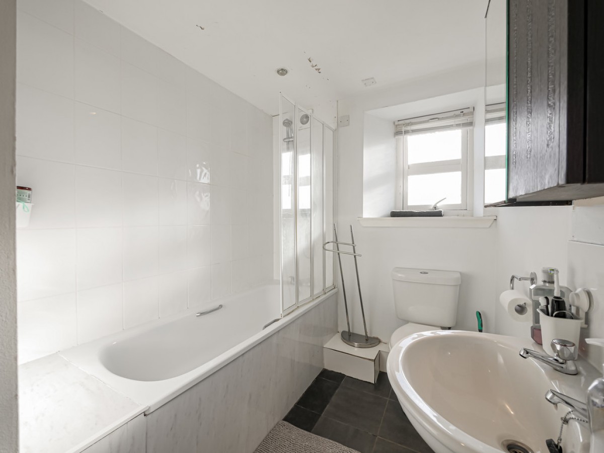 338 Perth Road Dundee DD2 1EQ