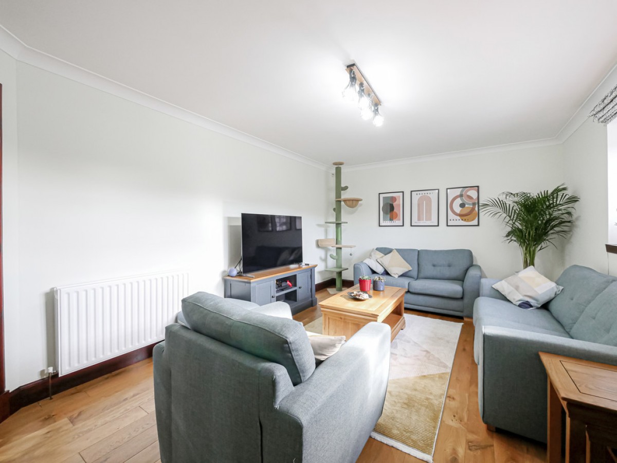 37 Heron Rise Dundee DD4 9DH