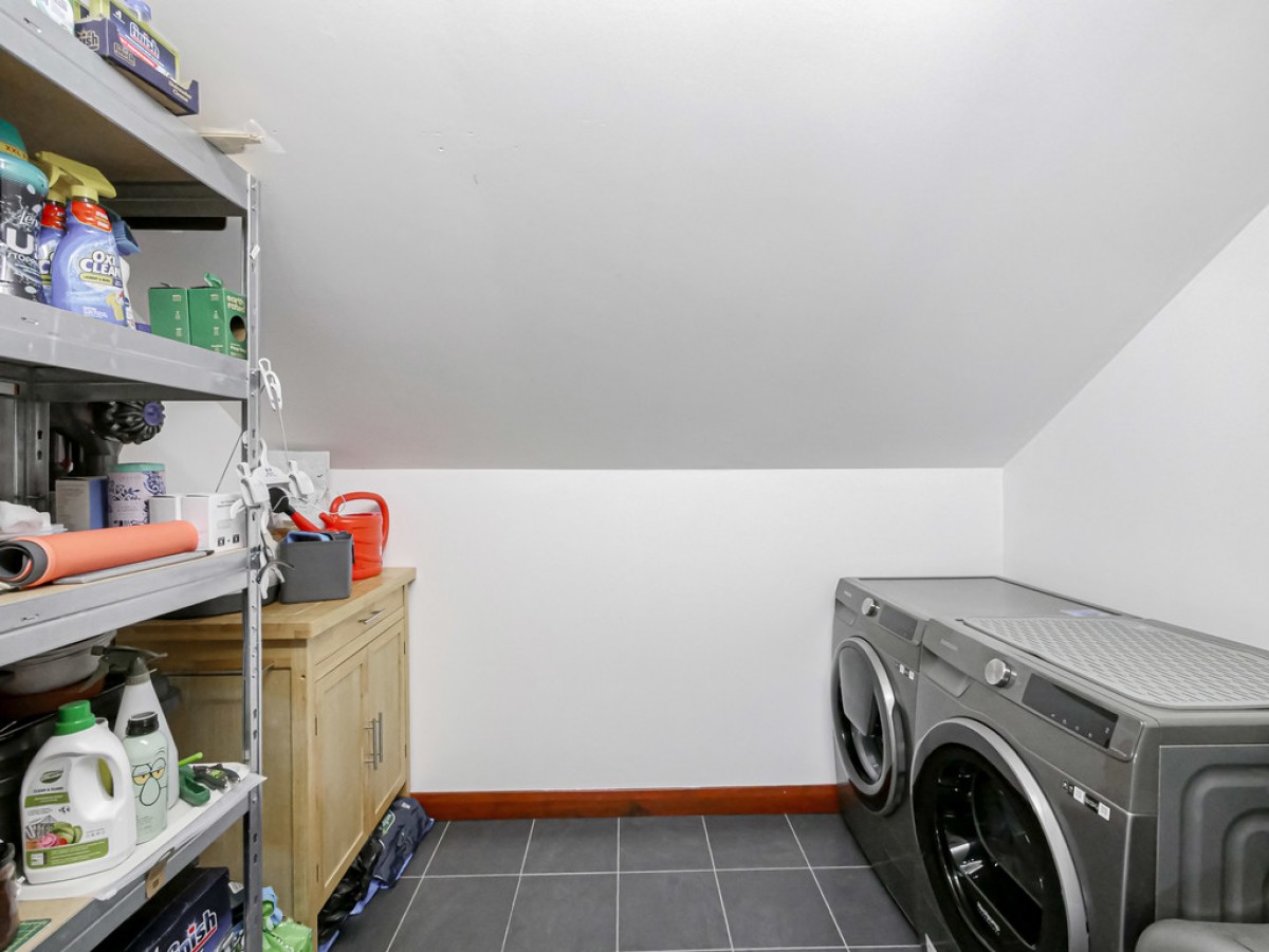 37 Heron Rise Dundee DD4 9DH