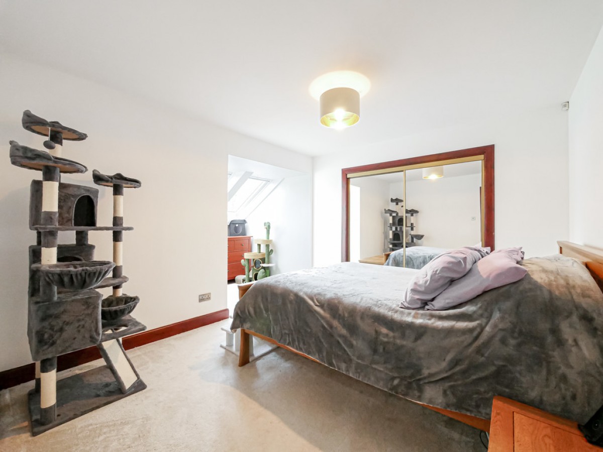 37 Heron Rise Dundee DD4 9DH