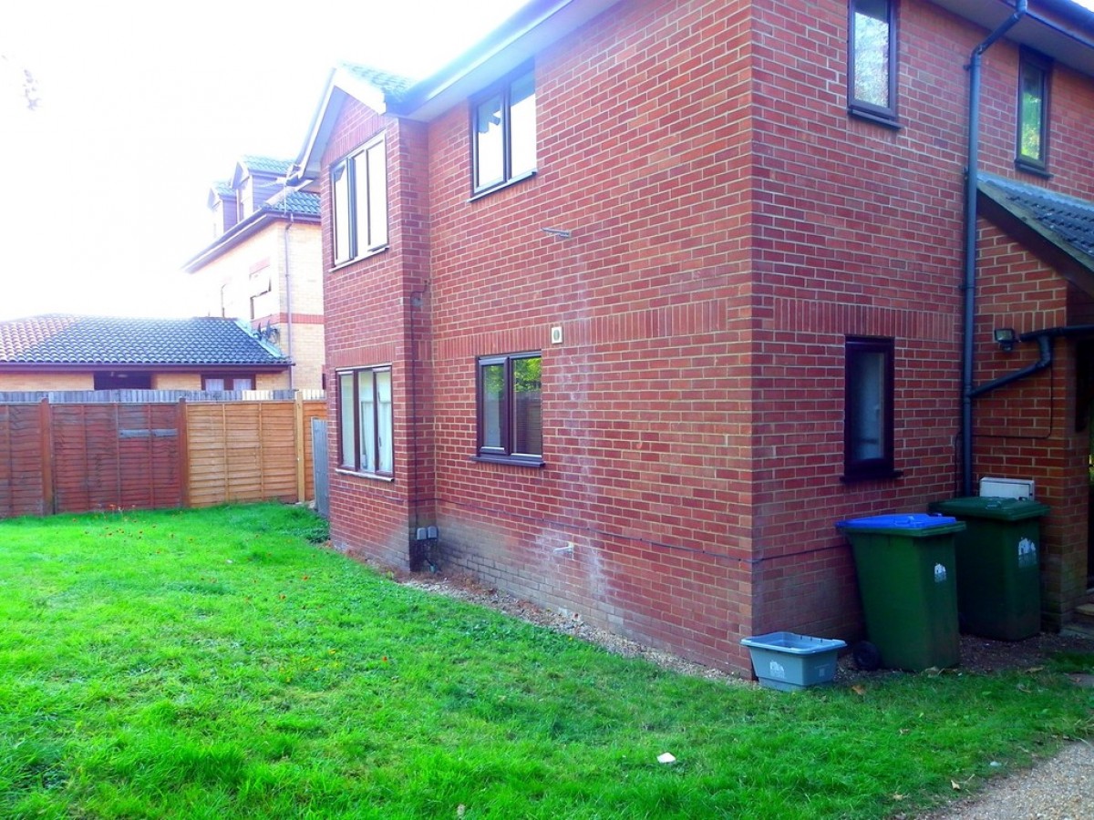 Cedar Court, 244 Spring Road