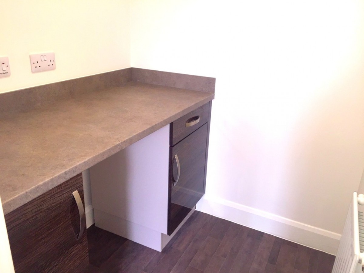 Kingsclere Avenue, Weston