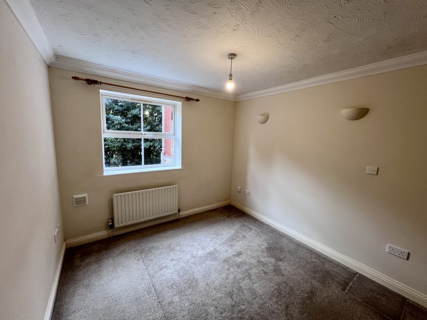 2 bedroom Flat for Letting Hulse Road, Banister park