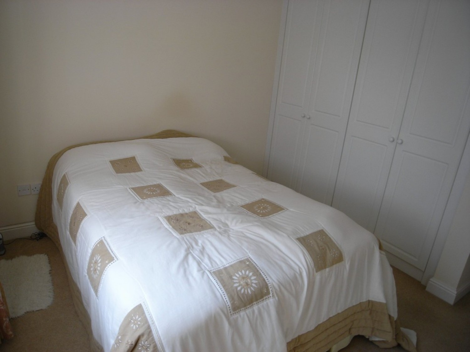 2 bedroom Flat for Letting Tristram Close, Knightwood Park