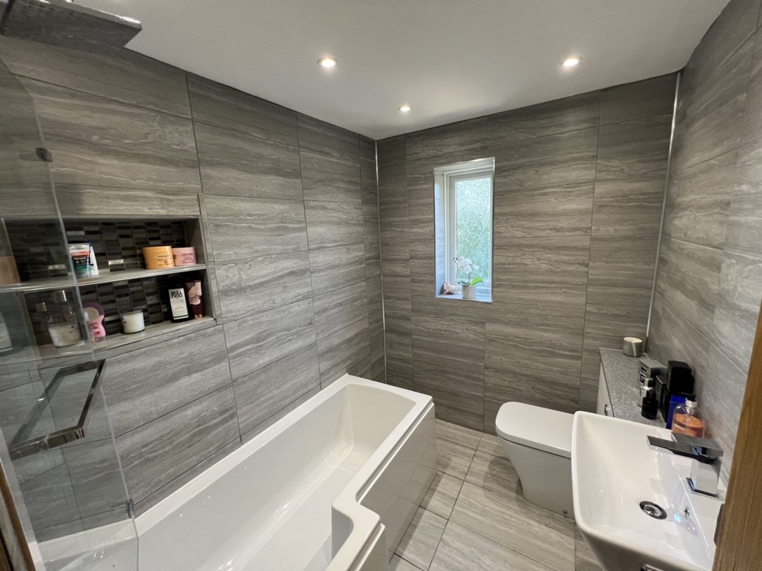 6 bedroom House for Sale Windermere Road, West End