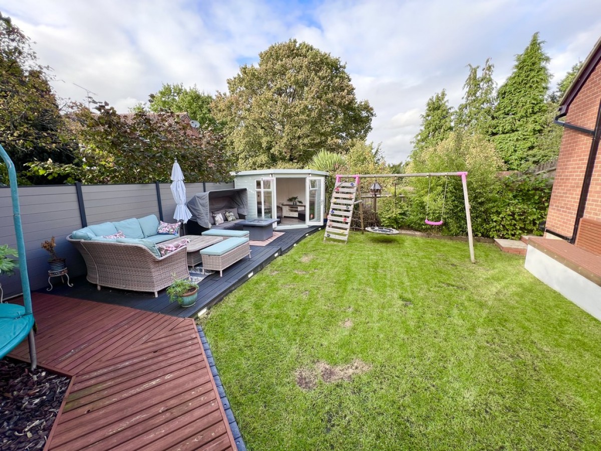 Windermere Road, West End