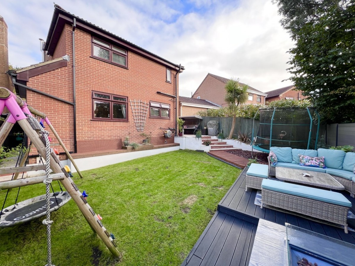 Windermere Road, West End