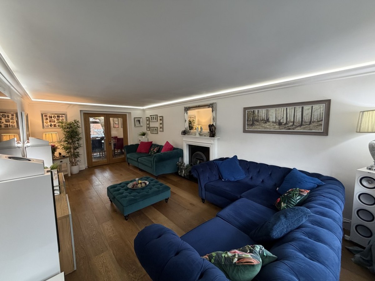 Windermere Road, West End