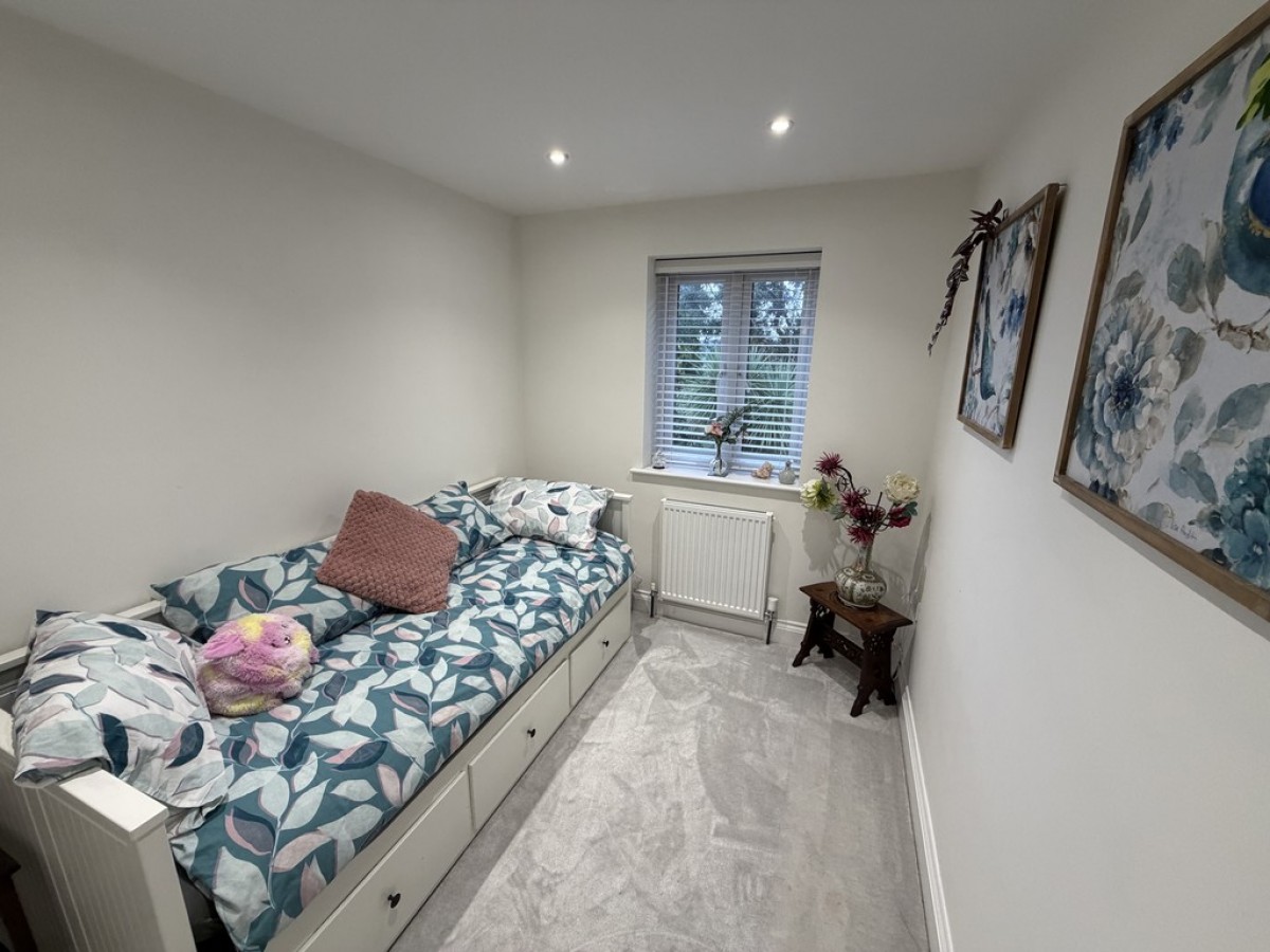 Windermere Road, West End