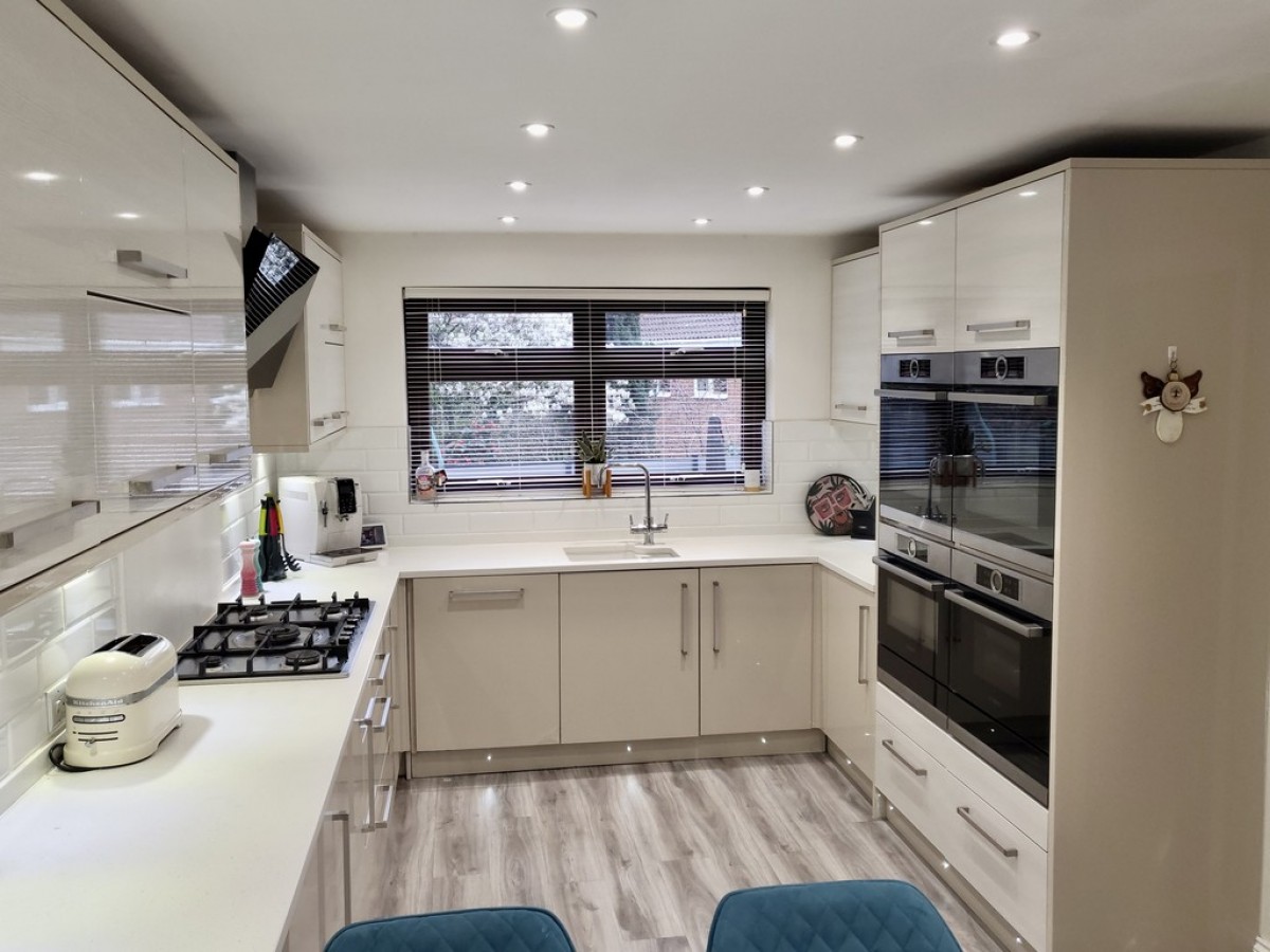 Windermere Road, West End