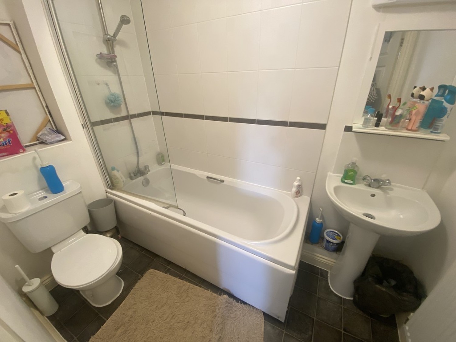 2 bedroom Flat for Sale 236 Winchester Road