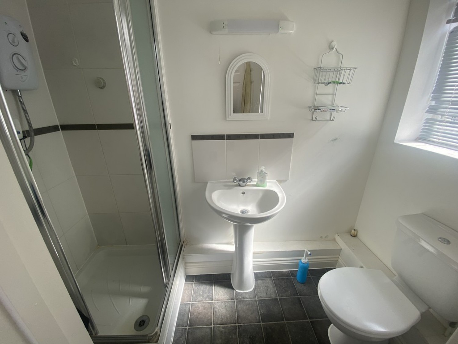 2 bedroom Flat for Sale 236 Winchester Road