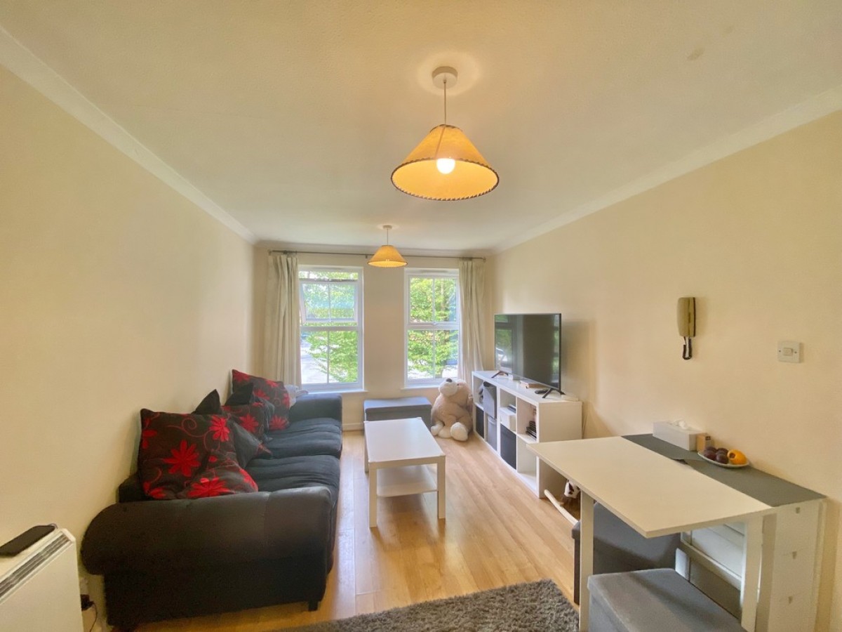 9 Regents Park Road