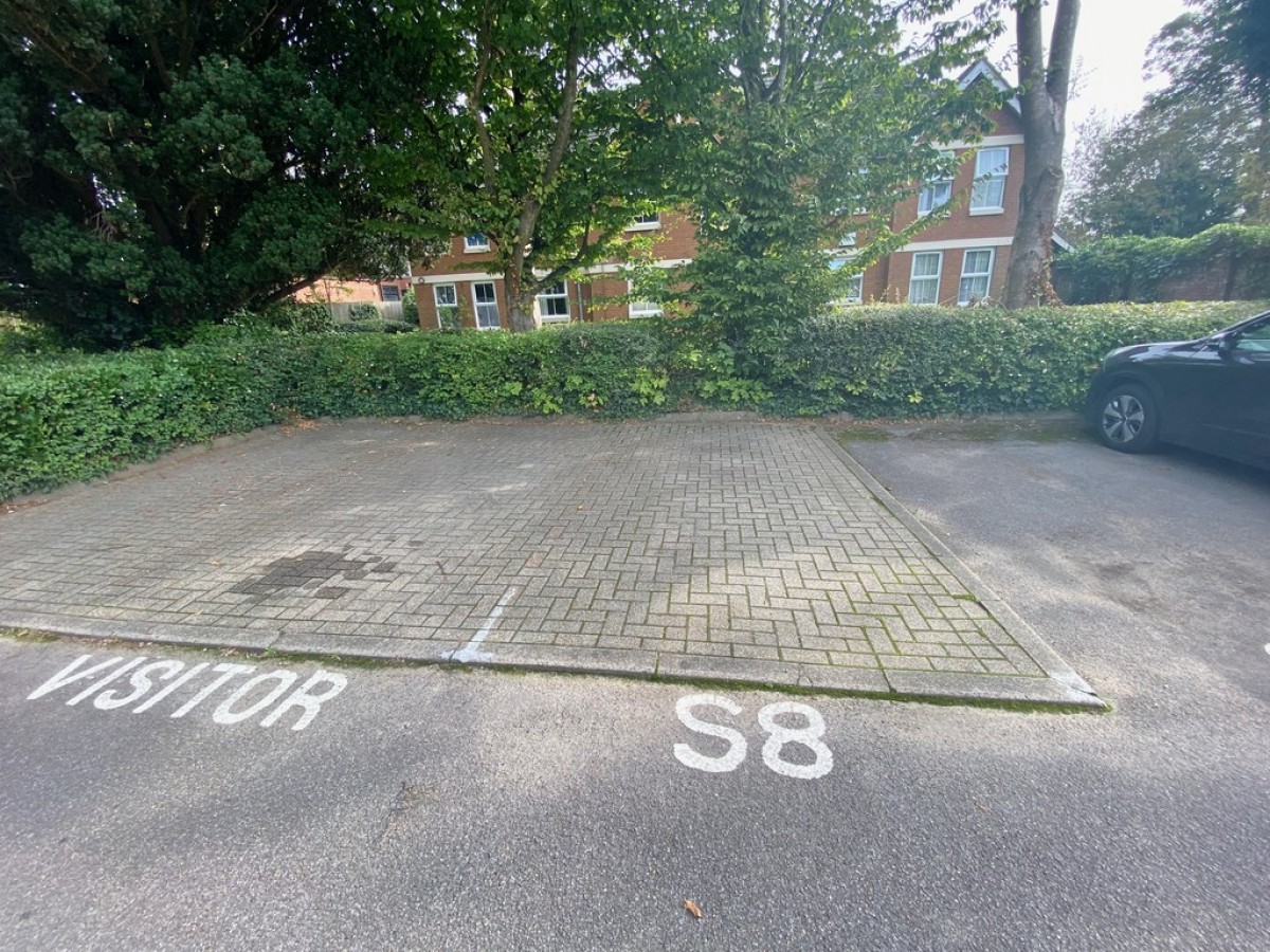 9 Regents Park Road