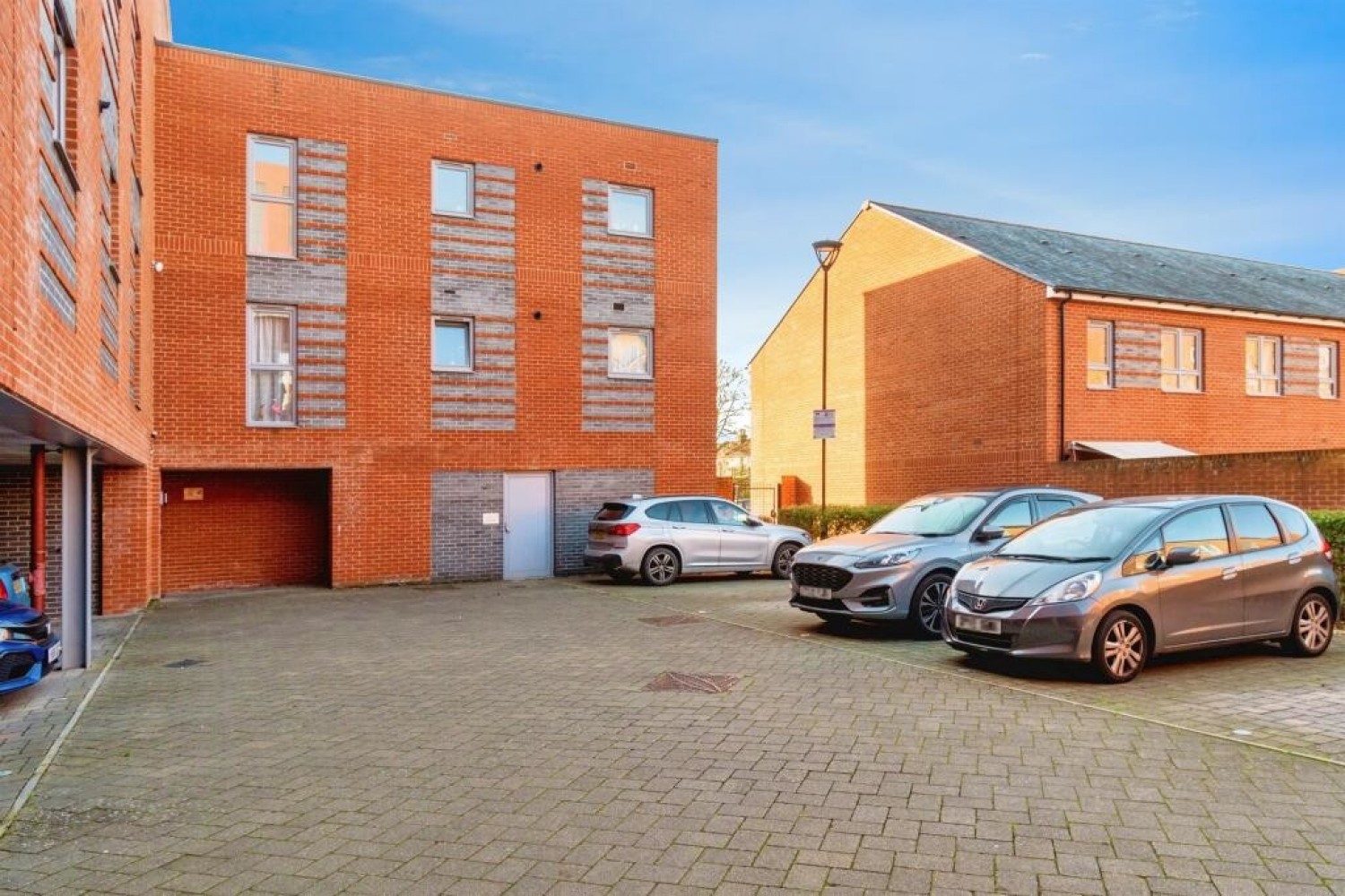 3 bedroom Flat for Sale Hamilton House, Meridian Way
