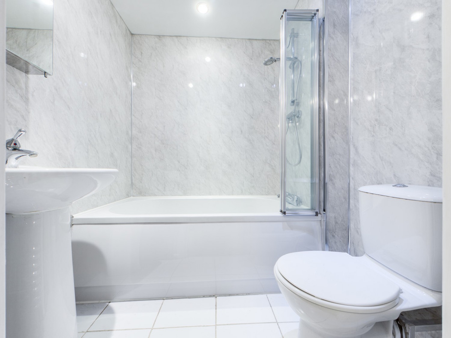 2 bedroom House in Royal Oak Court, Bolsover Road