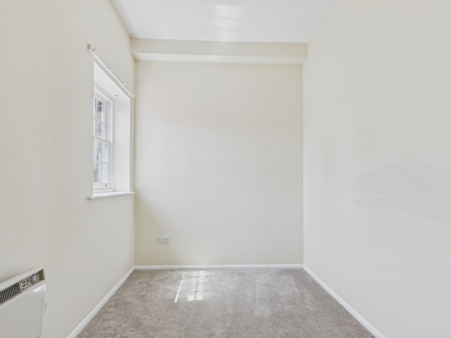 2 bedroom Flat for Letting Manvers Court, Nightingale Close, Newbold