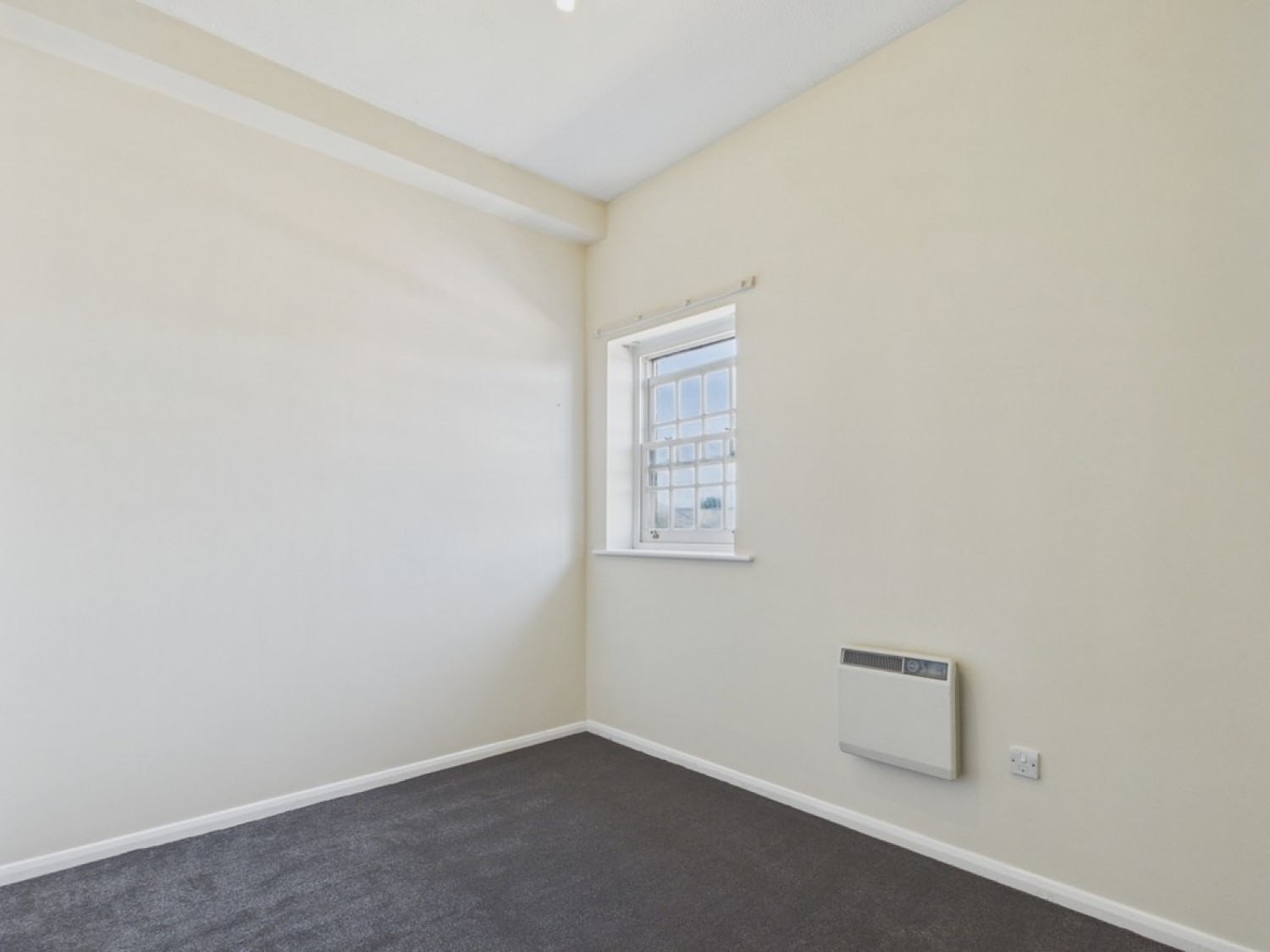 2 bedroom Flat for Letting Manvers Court, Nightingale Close, Newbold