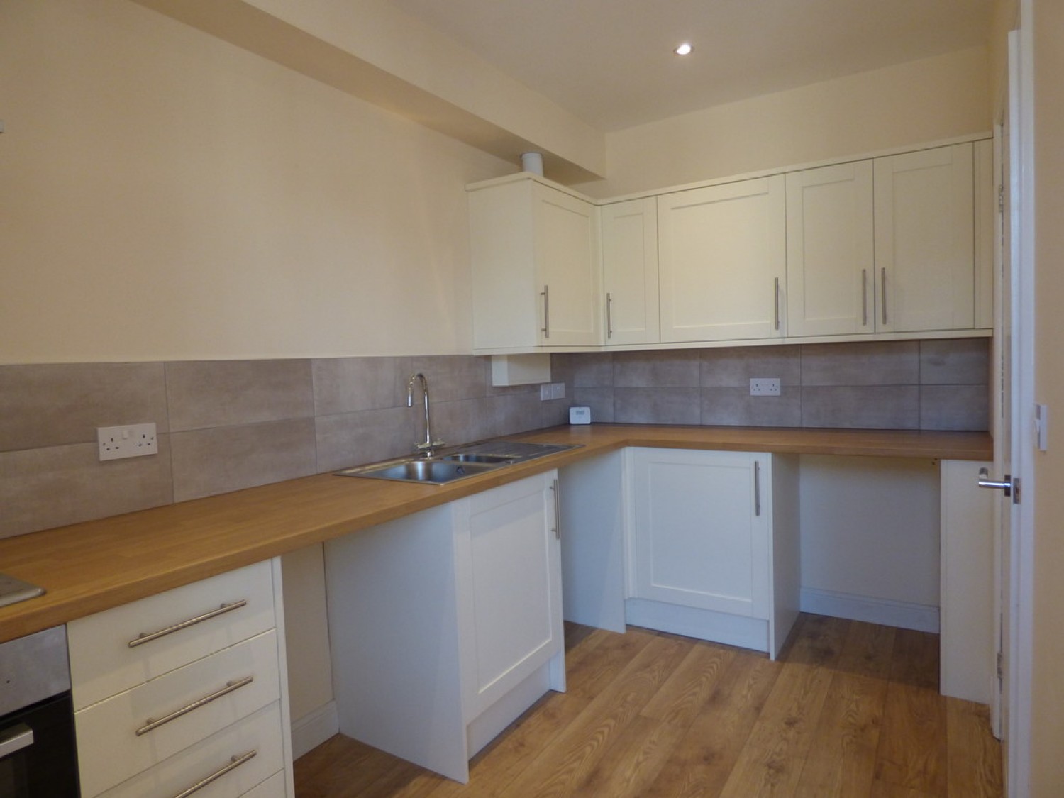 2 bedroom Flat for Letting Barleycroft Lane, Dinnington, Sheffield