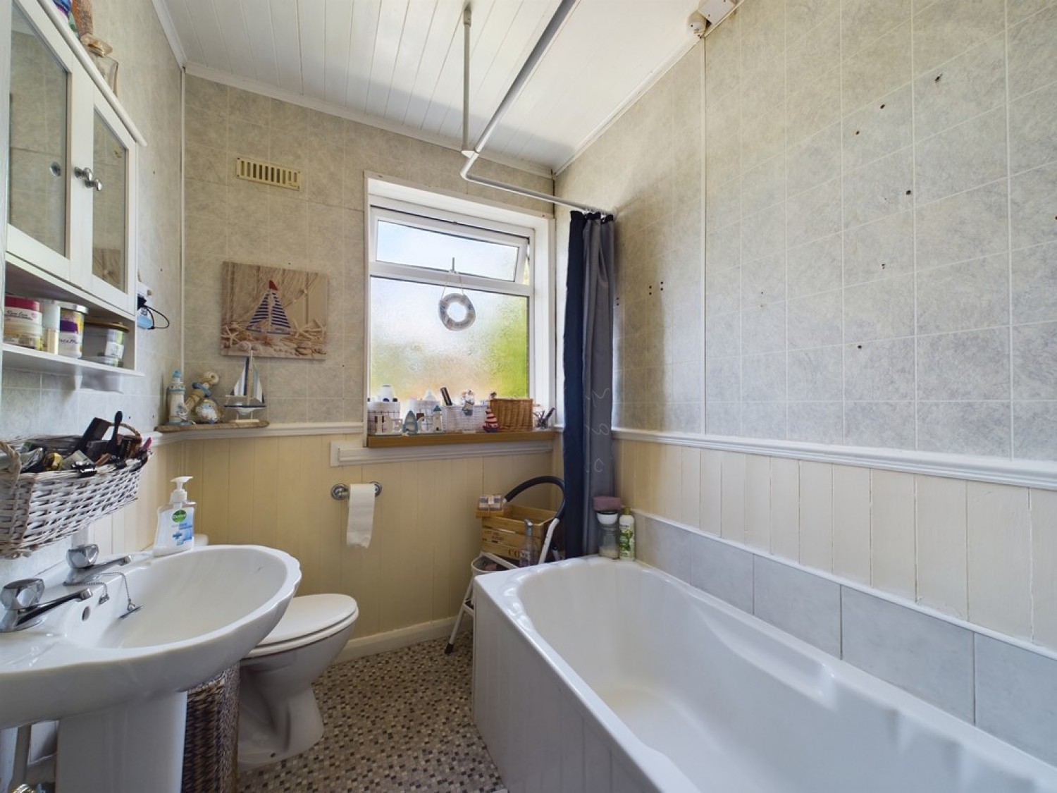 3 bedroom House in Saxon Street, Thurnscoe