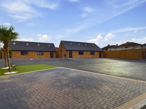 Noah Close, Thrybergh