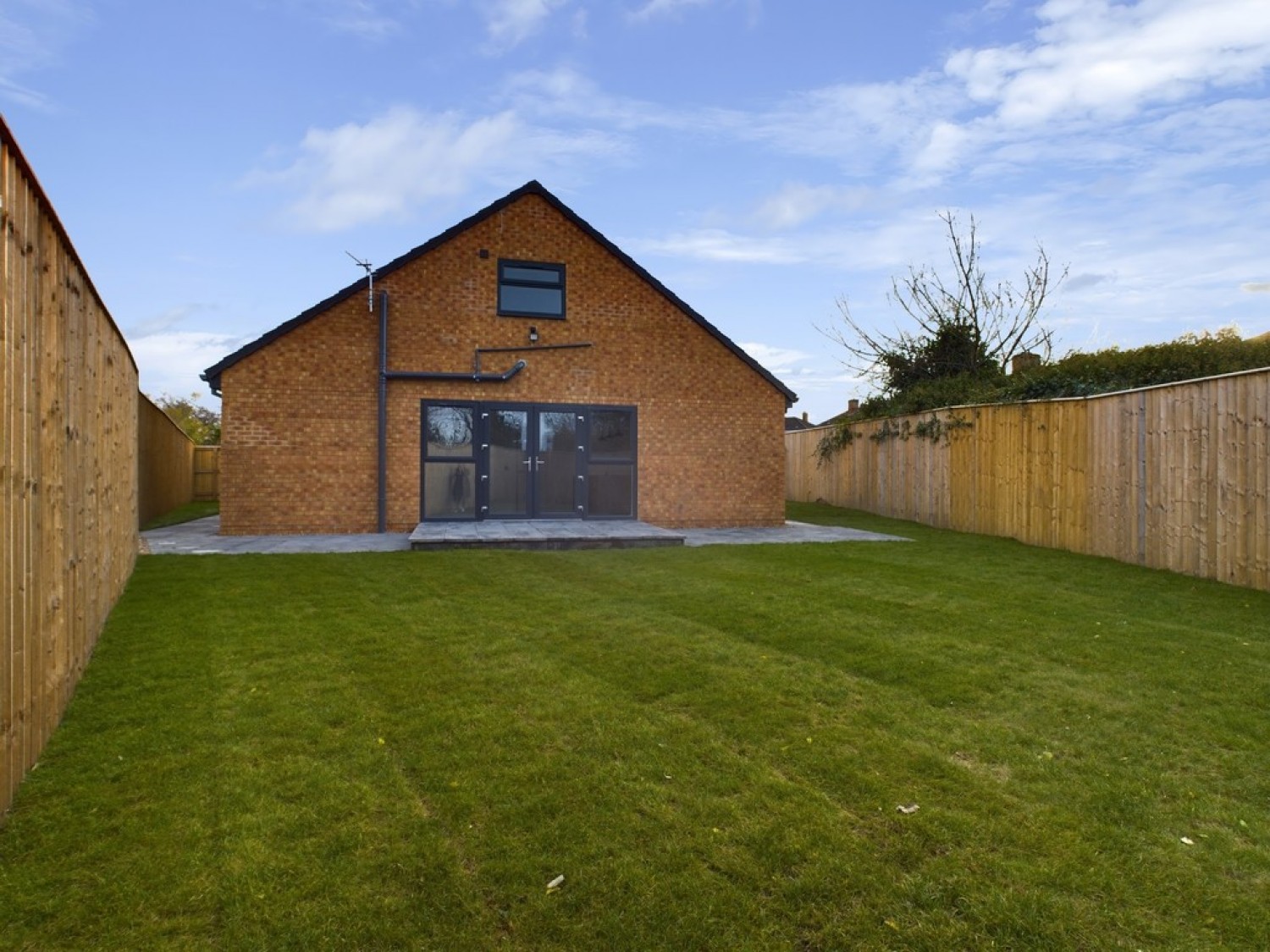 Noah Close, Thrybergh