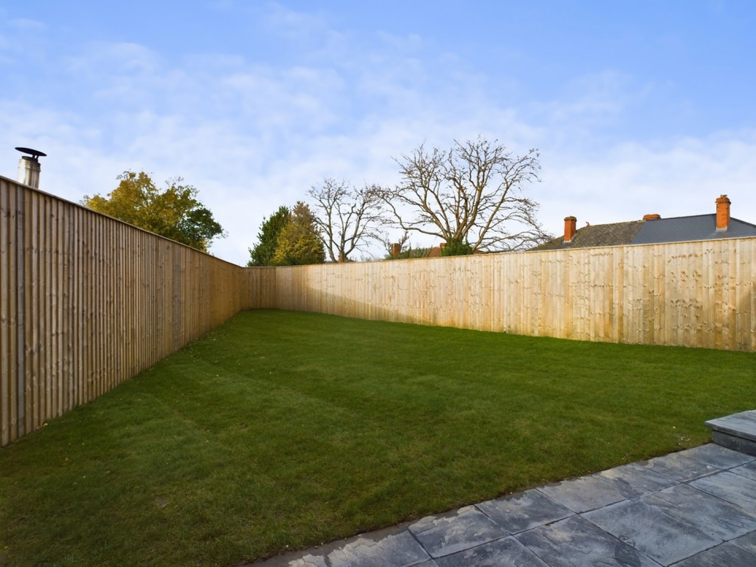 Noah Close, Thrybergh
