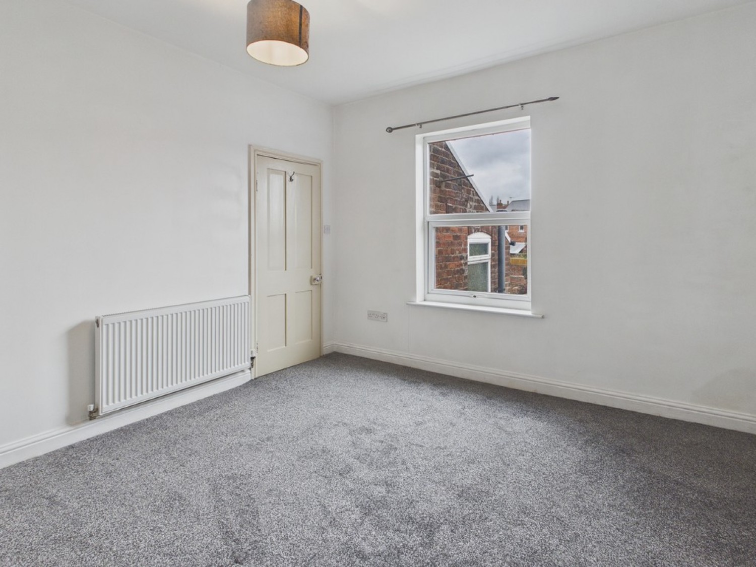 2 bedroom House for Letting Chatsworth Road, Brampton