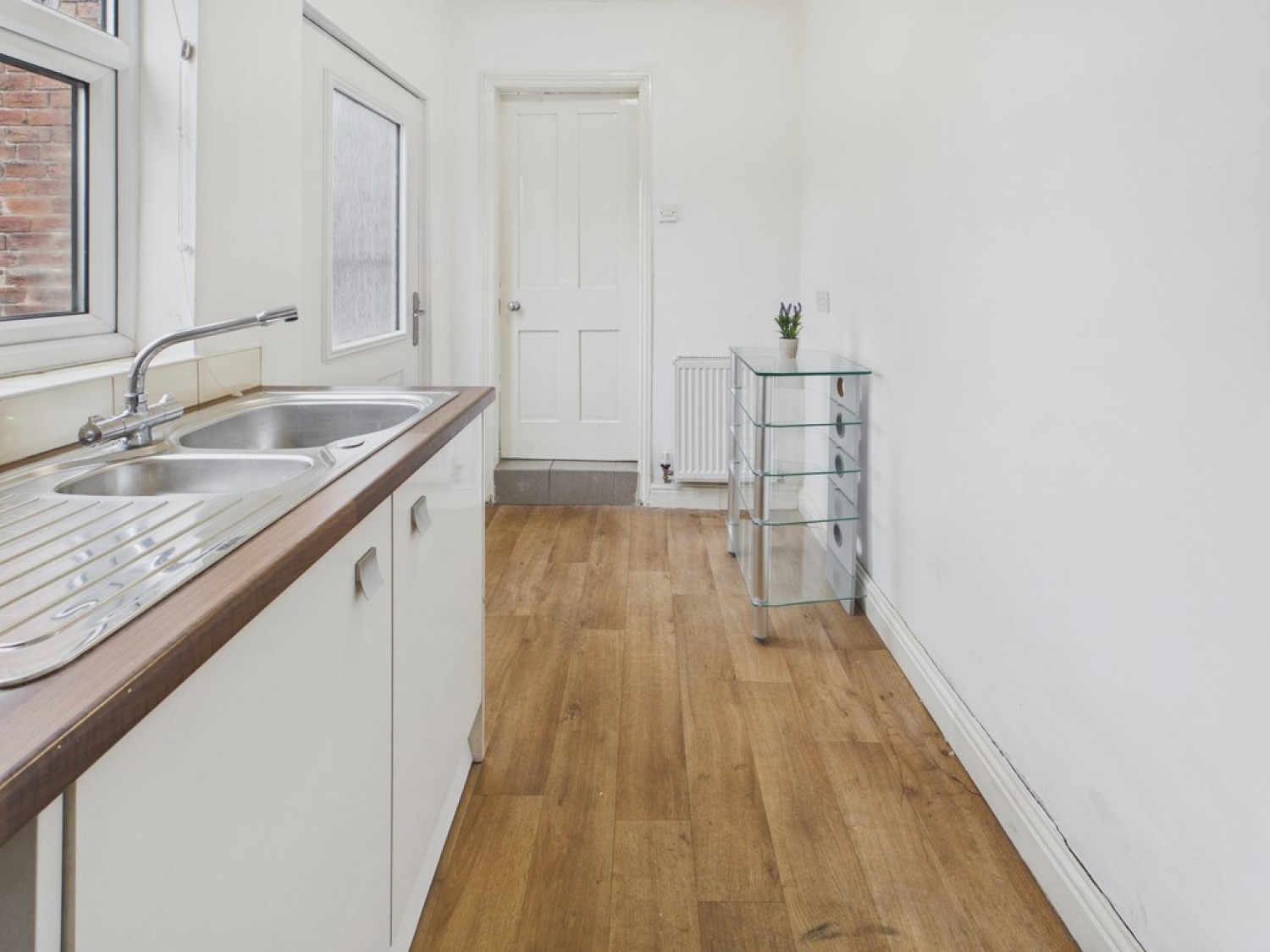 2 bedroom House for Letting Chatsworth Road, Brampton