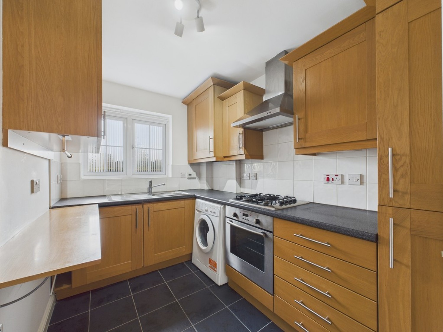 2 bedroom Flat for Letting Woodlands, Broom
