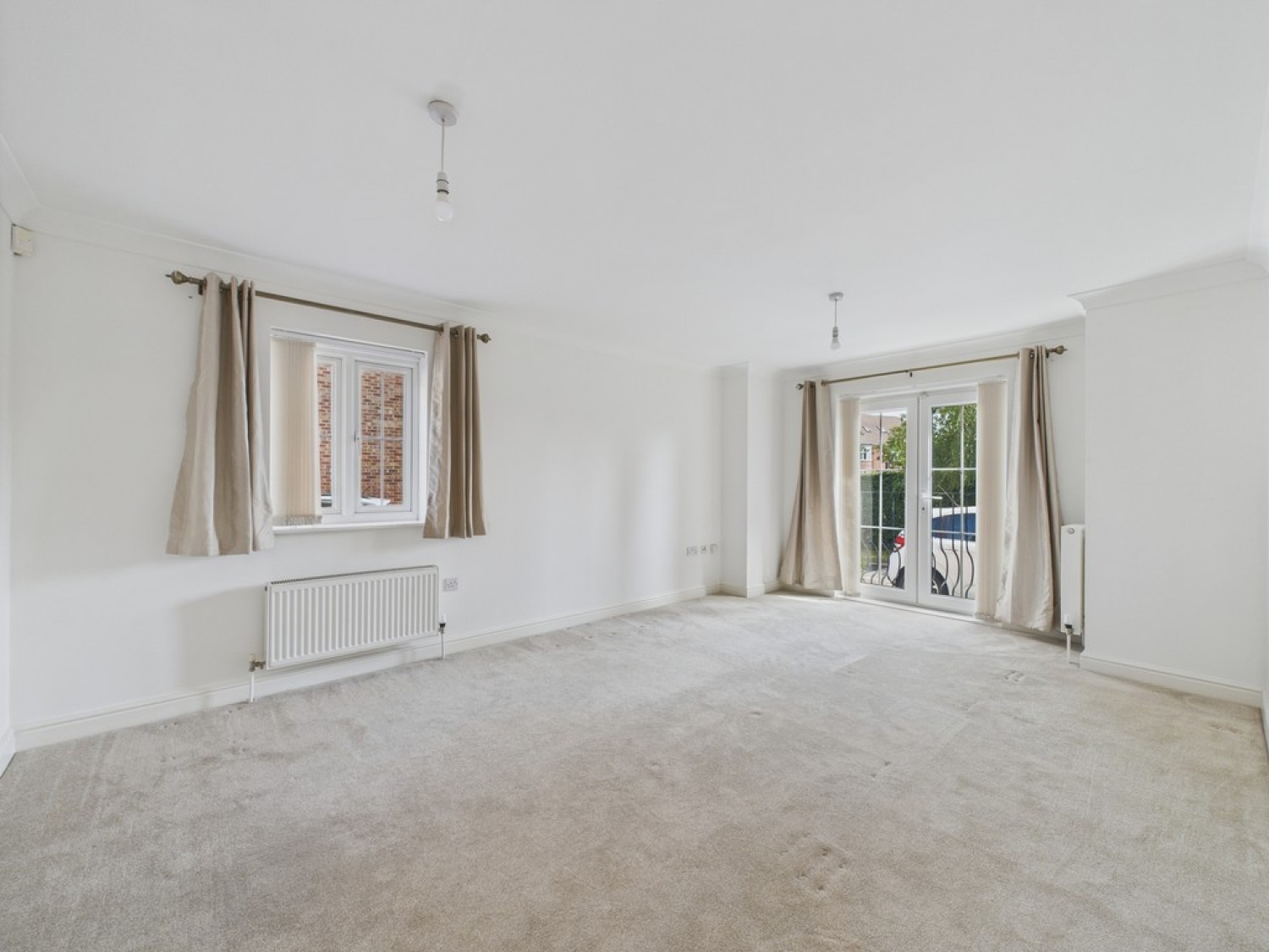 2 bedroom Flat for Letting Woodlands, Broom