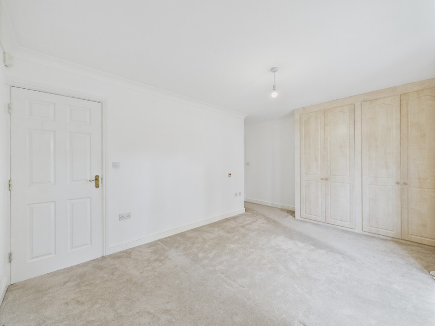 2 bedroom Flat for Letting Woodlands, Broom