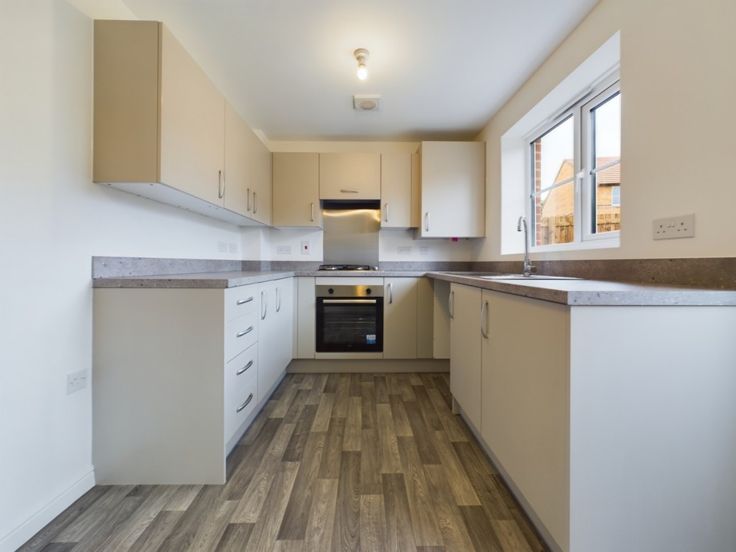 2 bedroom House for Letting Wagtail Drive, Poolsbrook