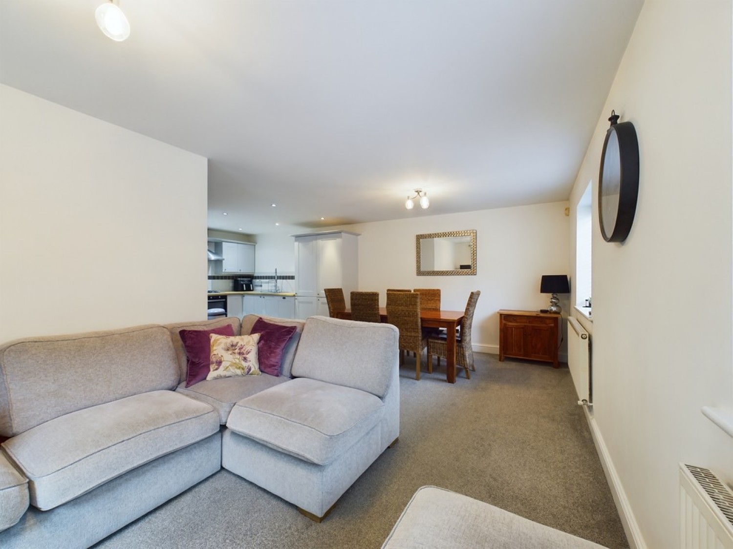 Flat 7 Vista , 36 Moorgate Road