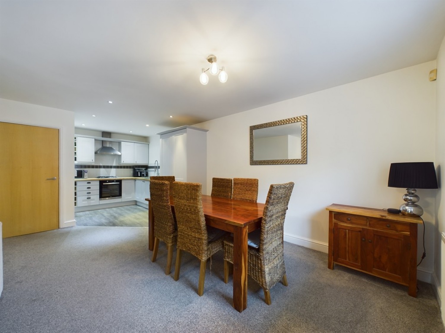 Flat 7 Vista , 36 Moorgate Road