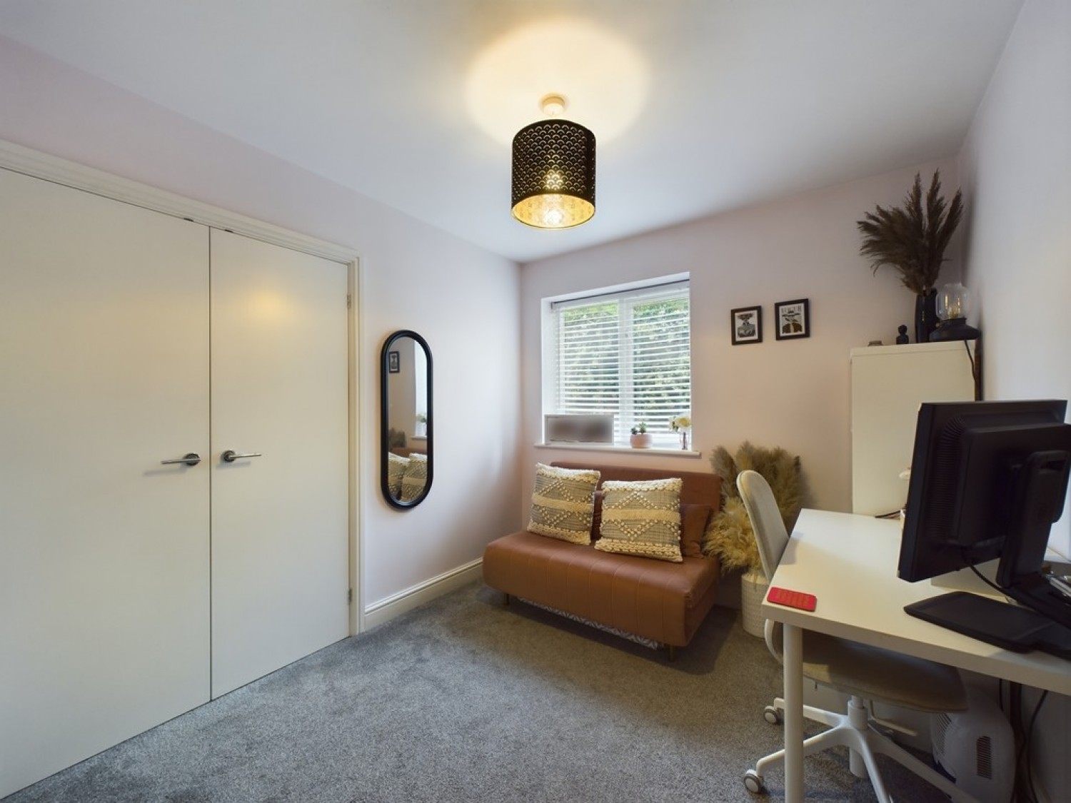 Flat 7 Vista , 36 Moorgate Road
