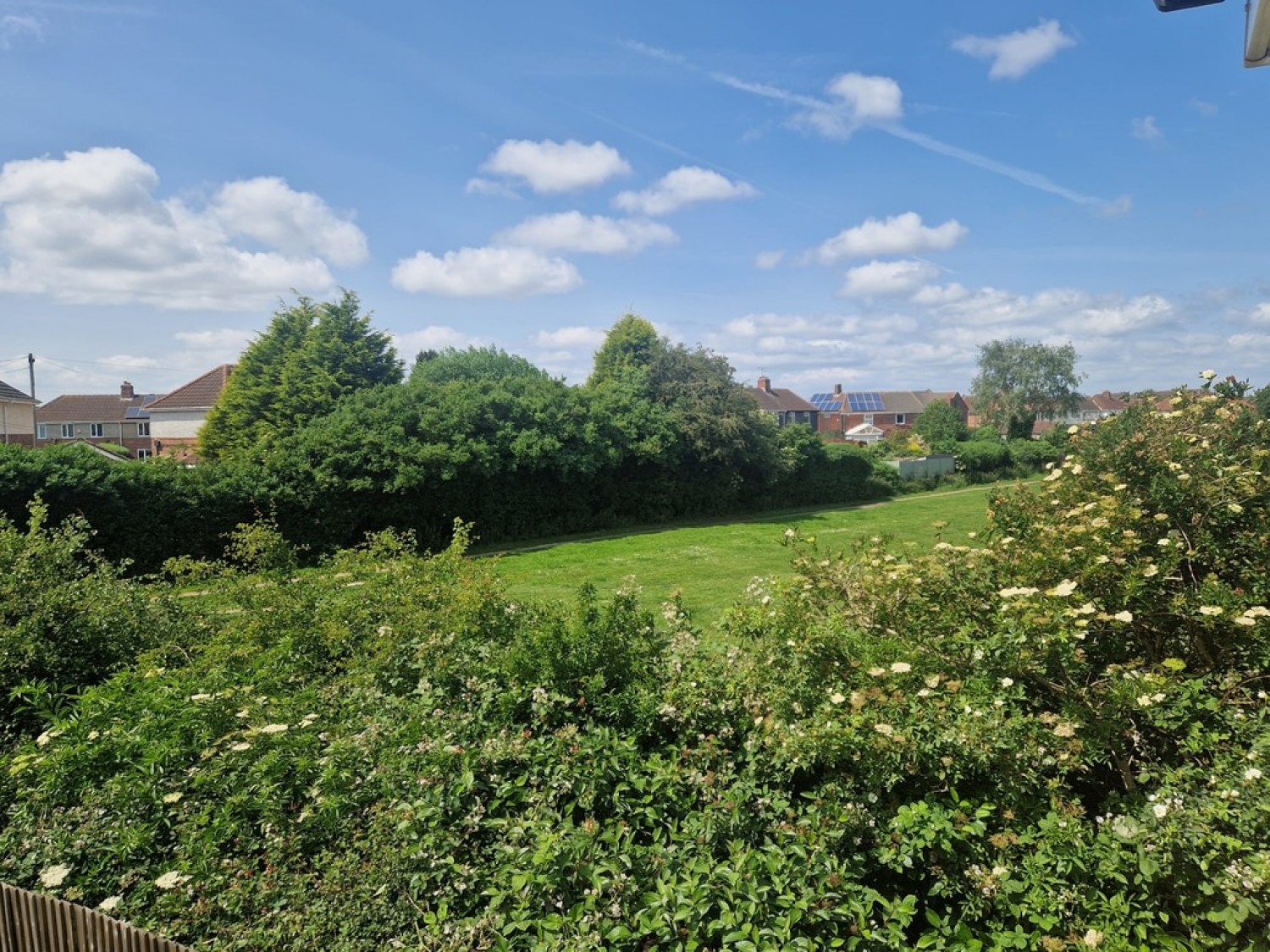 Paddock Drive, Woodlaithes