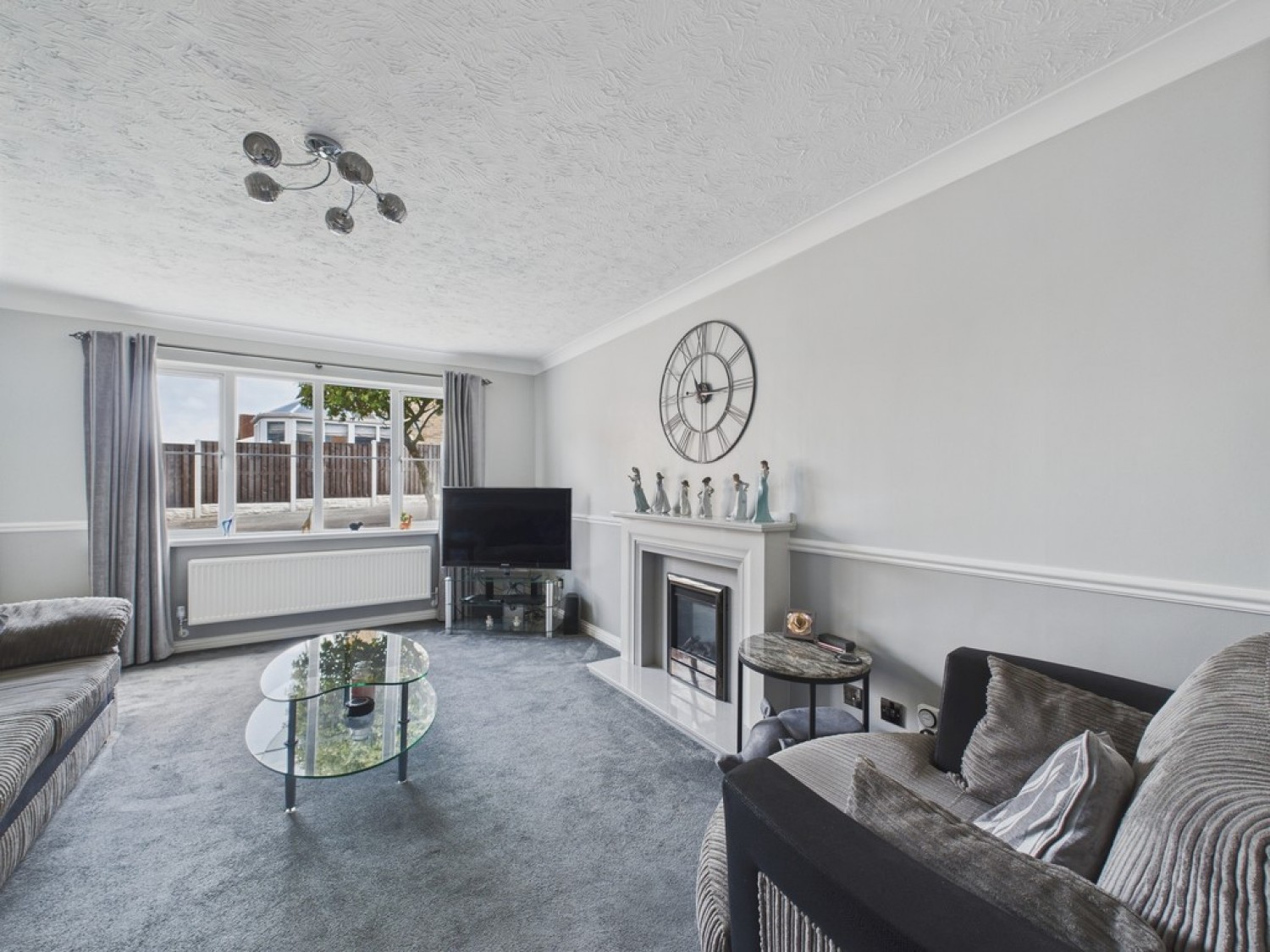 Paddock Drive, Woodlaithes