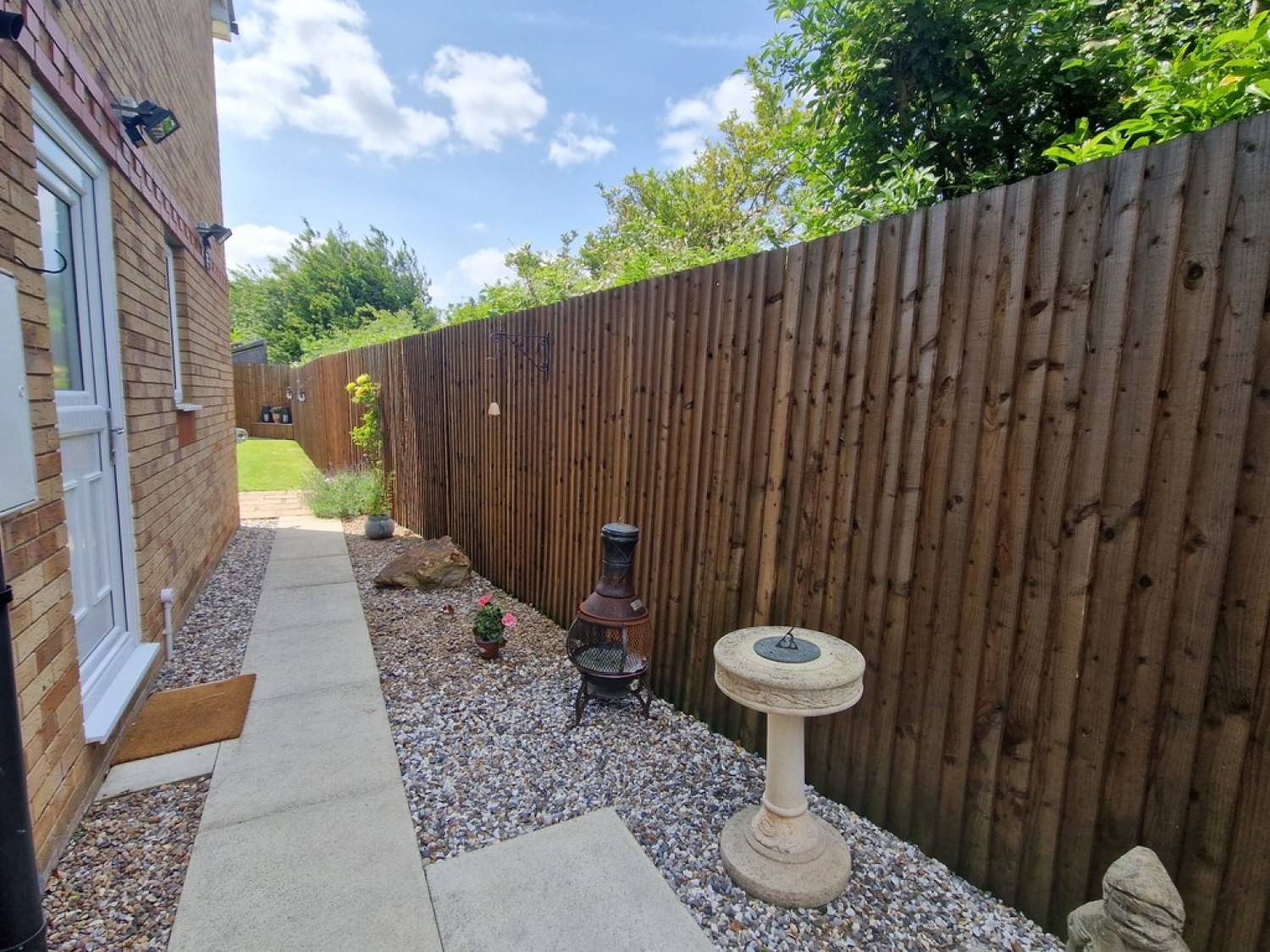 Paddock Drive, Woodlaithes