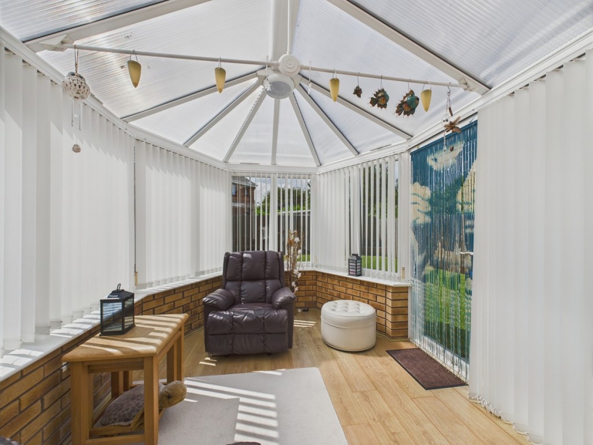 Paddock Drive, Woodlaithes
