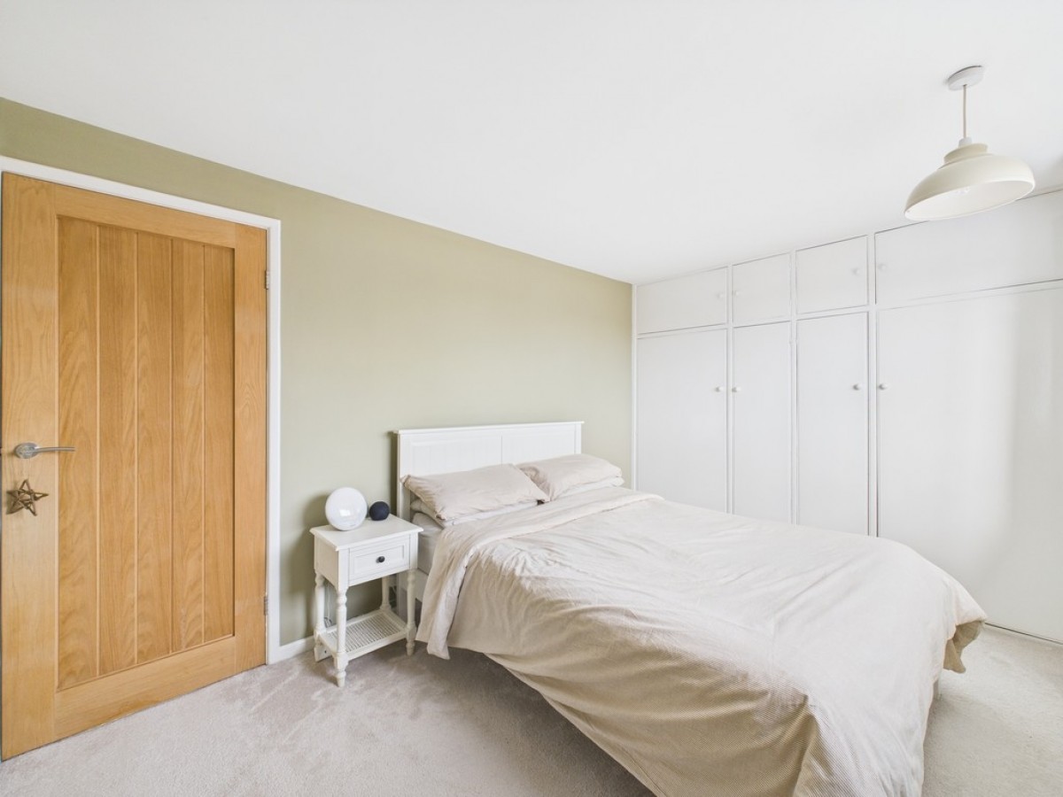 Havercroft Road, Stag