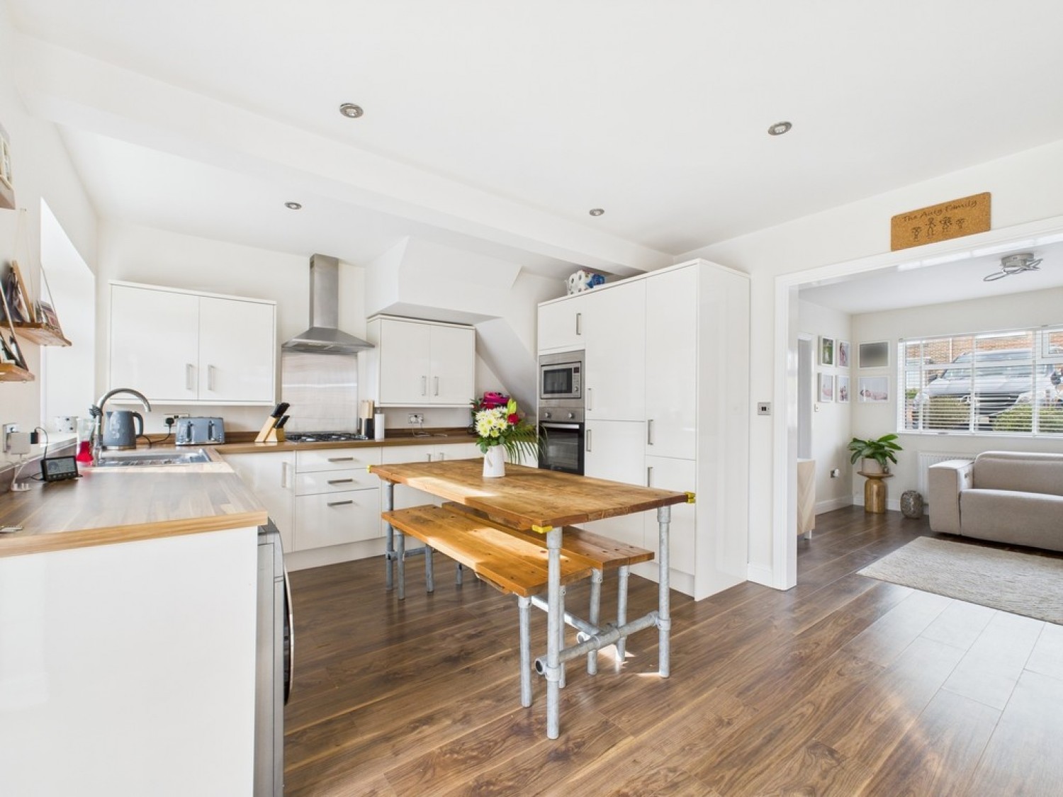 Saville Road, Whiston