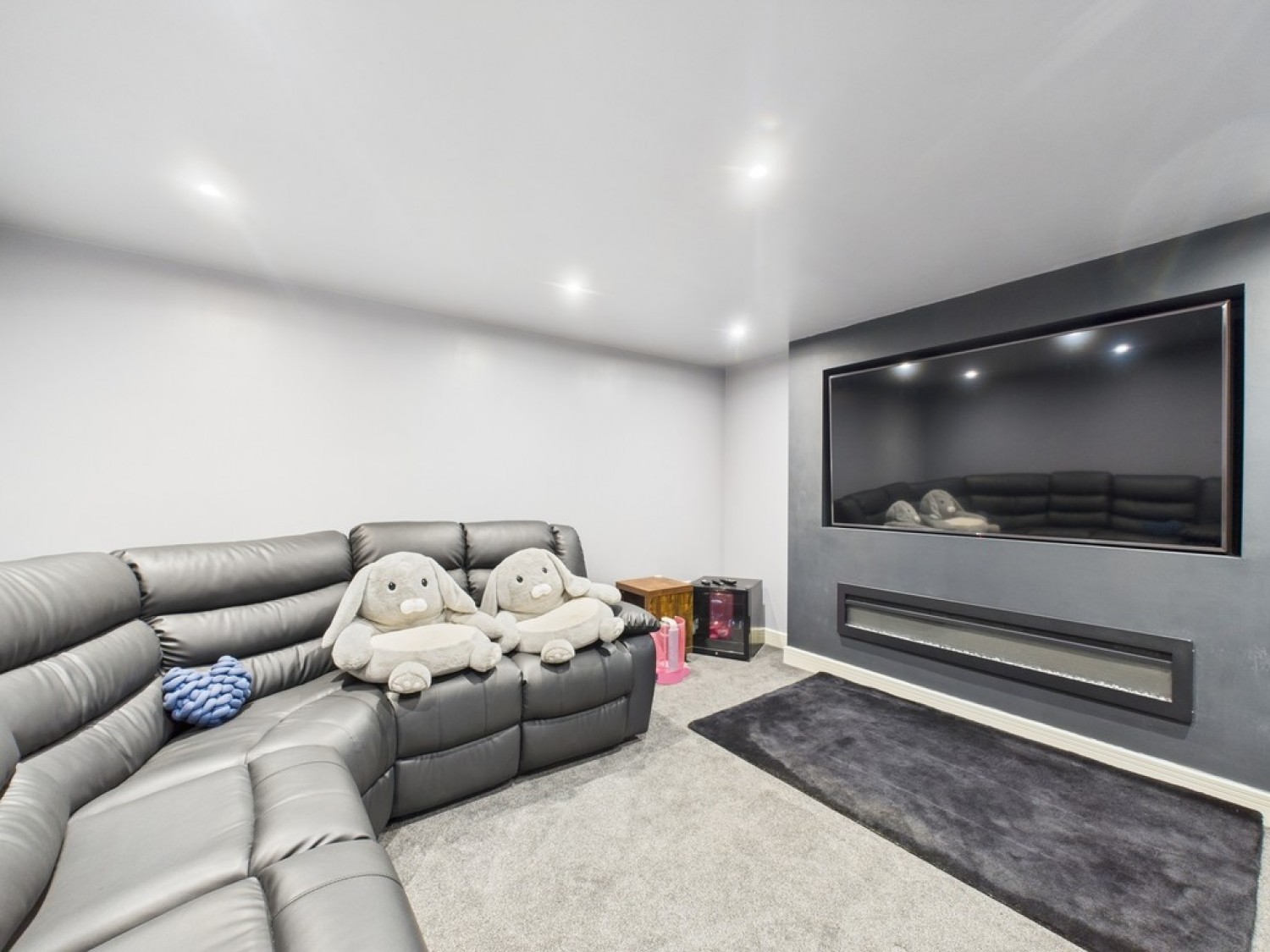 Saville Road, Whiston