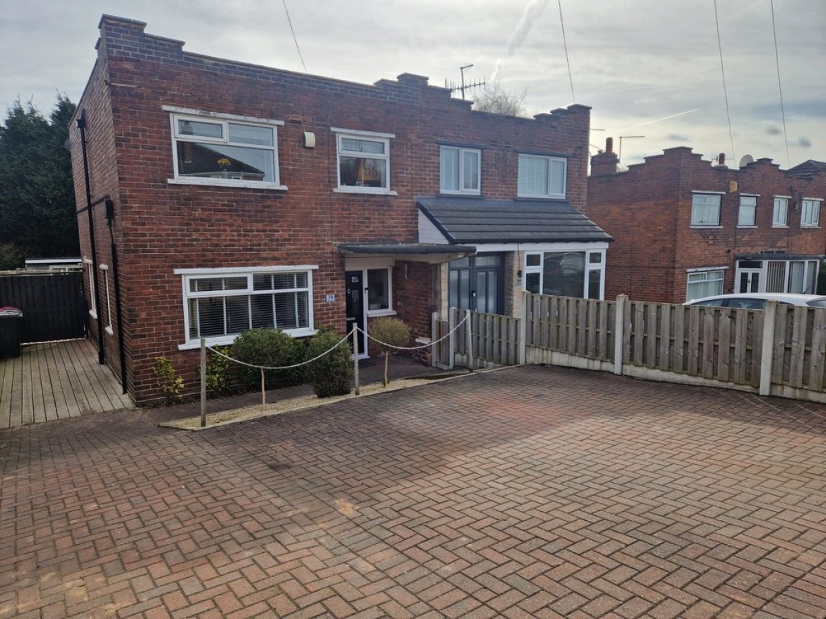 Saville Road, Whiston