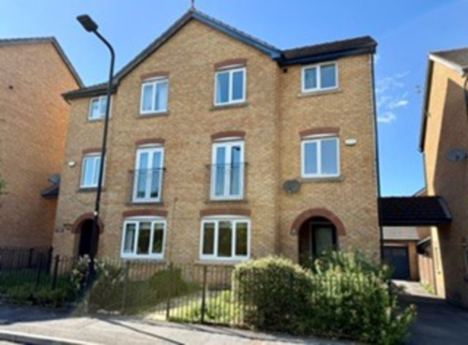 4 bedroom House for Sale Island Close, Broom